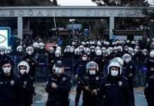 У Туреччині протестують викладачі та студенти: сотні людей заарештувала поліція