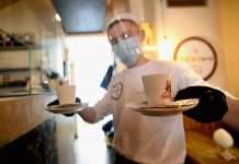 Єгипет послаблює обмеження: готелі та ресторани прийматимуть більше гостей