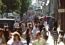 Дощі відійдуть і трохи потепліє: якою буде погода в Україні сьогодні