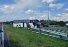 У Польщі автобус з дітьми зіткнувся з вантажівкою, є постраждалі