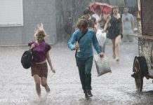 Карпати завтра накриють злива та шквали