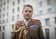 Британія завершує евакуацію цивільних з Афганістану. Всіх вивезти не змогли