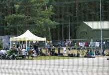 Литву покинув перший мігрант з Іраку: йому купили квиток на літак і вручили 300 євро