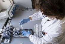 Зараження штамом “Дельта” почастішали у COVID-вакцинованих людей, – вчені США