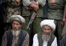 Таліби заборонили вивозити з Афганістану долари. Якщо знайдуть – арештують