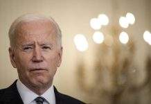 Байден відреагував на остаточне схвалення в США вакцини Pfizer