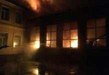 Пожежа в школі в Чугуєві: вогонь знищив спортзал