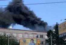 У Чернівцях загорілася меблева фабрика