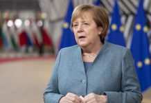 Меркель відвідала постраждалі від повені регіони