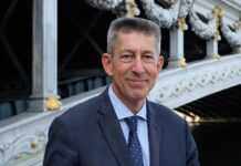 Посол Франції покинув Білорусь на вимогу Мінська