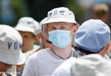 В Литві невакцинованих від COVID-19 можуть зобов’язати платити за тестування