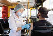 Темпи впали більш ніж в два рази: від COVID вакцинували ще 66 000 українців