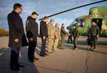 Зеленський прибув на Донбас: глава держави відвідає позиції ООС