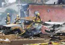 У Каліфорнії літак впав на житловий район: є загиблі і постраждалі