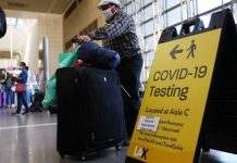 У США приймуть мандрівників з COVID-щепленнями, визнаними ВООЗ