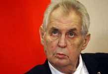 Оточення президента Чехії каже, що він може виконувати свої функції з лікарні