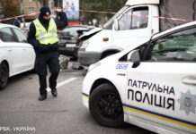 Машина “швидкої” в’їхала у мікроавтобус: у Дніпропетровській області сталась ДТП з постраждалими