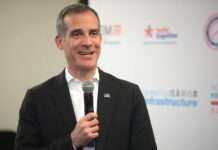 У мера Лос-Анджелеса підтвердили COVID-19 на саміті з клімату в Газго