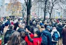 У Брюсселі поліція сльозогінним газом розганяла протест проти карантину