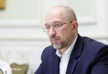 Школи повинні працювати очно після відсторонення невакцинованих вчителів, – Кабмін