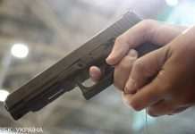 При стрільбі біля школи в США постраждали п’ять підлітків