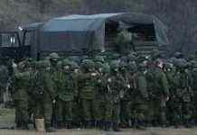 Війська на кордоні: в ЄС пригрозили РФ наслідками, а Україну закликали до стриманості