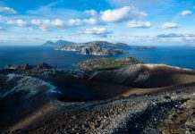 Активізувався вулкан. На італійському острові оголосили евакуацію