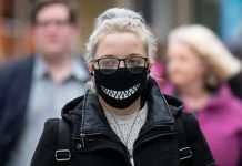 Жителі Швейцарії підтримали COVID-сертифікати: вимагають у всіх громадських місцях