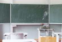 У Києві та Львові з понеділка поновлюється очне навчання в школах