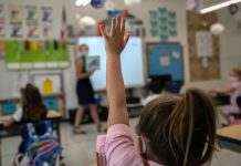 У школах США будуть вакцинувати від коронавірусу дітей