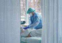 У Новій Зеландії зафіксовано рекорд за кількістю захворювань COVID-19 з початку пандемії