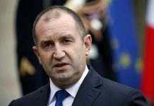 Президент Болгарії виграв перший тур виборів