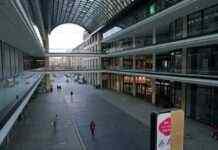 Німеччину охопила “пандемія нещеплених”: госпіталізацій і смертей стало більше