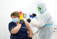 Профспілка просить відкласти на місяць відсторонення від роботи невакцинованих вчителів