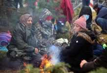 Дві великі групи мігрантів прорвали кордон Польщі з боку Білорусі