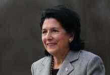 Президент Грузії закликає уряд запровадити обов’язкову вакцинацію для груп ризику