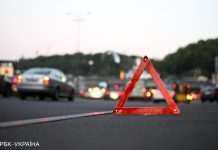 У Дніпрі автомобіль збив натовп людей на переході