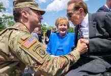 Помер американський екс-сенатор і кандидат у президенти США Боб Доул