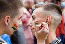 У Токіо наступного року можуть дозволити одностатеві шлюби