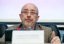 Резніков про допомогу Заходу: нам потрібна не тільки оборонна зброя, а й наступальна