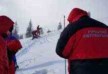 Розшукали та евакуювали: у Карпатах врятували травмовану туристку