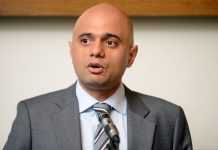 “Омікрон” почав домінувати в Англії. Британія може посилити карантин до Різдва