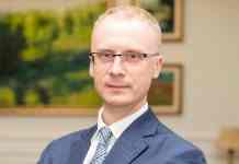 Росія продовжує випалювати медійне середовище в країні: МЗС про звинувачення Цимбалюка в екстремізмі