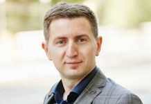 Лідер “антивакцинаторів” вийшов із лікарні після проходження психіатричної експертизи