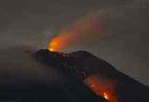 Кількість жертв виверження вулкана в Індонезії зросла до 14