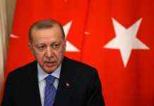 Ердоган змінив міністра фінансів Туреччини на тлі протестів через падіння ліри