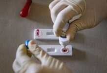 Представник ПАР закликав не панікувати через зараження дітей штамом “Омікрон”