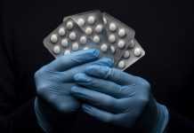 Філіппіни схвалили таблетки від COVID для пацієнтів з групи ризику