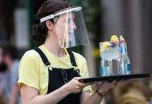 У Норвегії заборонять продаж алкоголю в барах і ресторанах через штам “Омікрон”