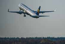 Посадка літака Ryanair в Білорусі: у Польщі оприлюднили запис розмови диспетчера та пілота